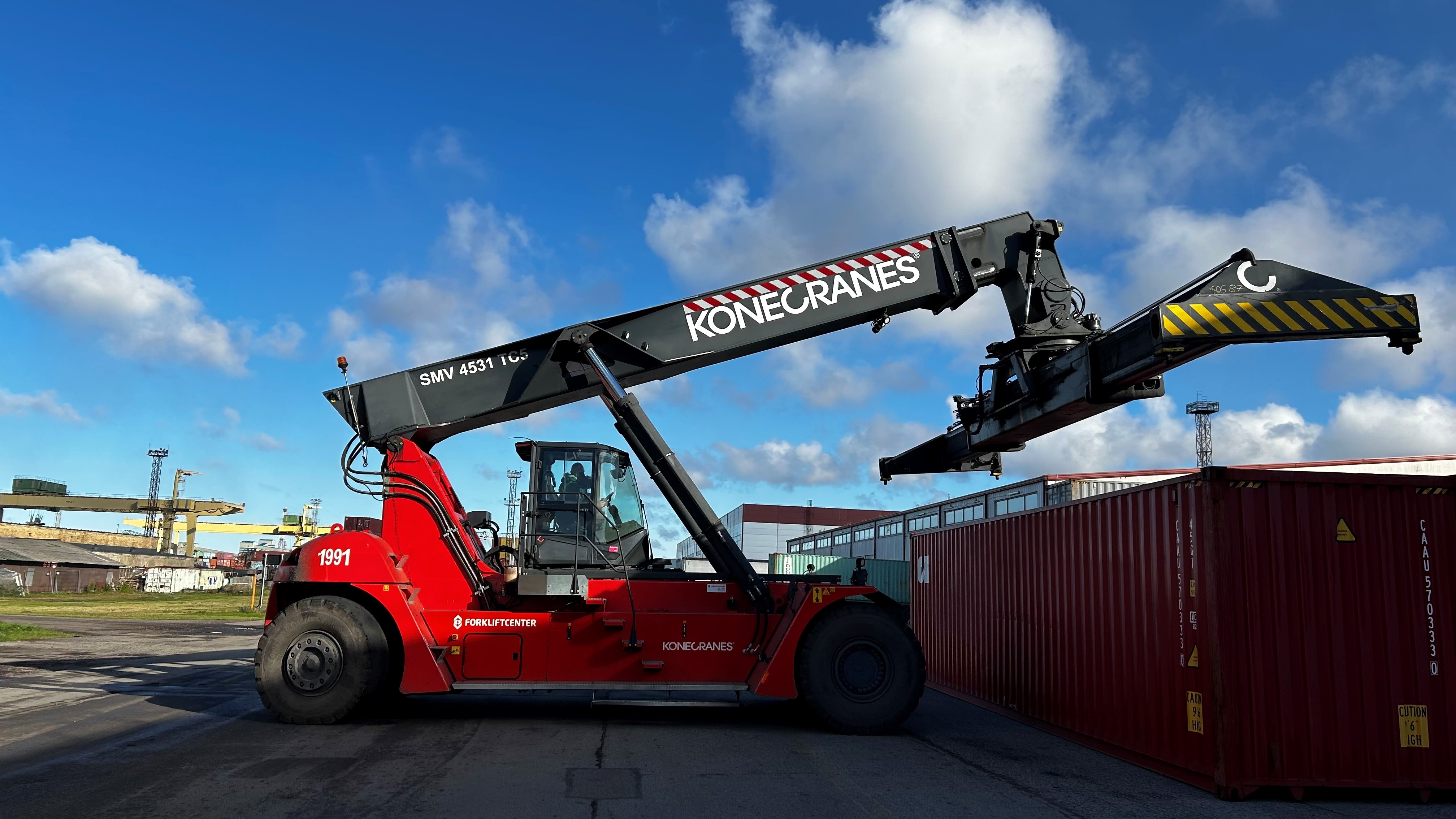 Mariner deploys additional reach stackers and empty container handler